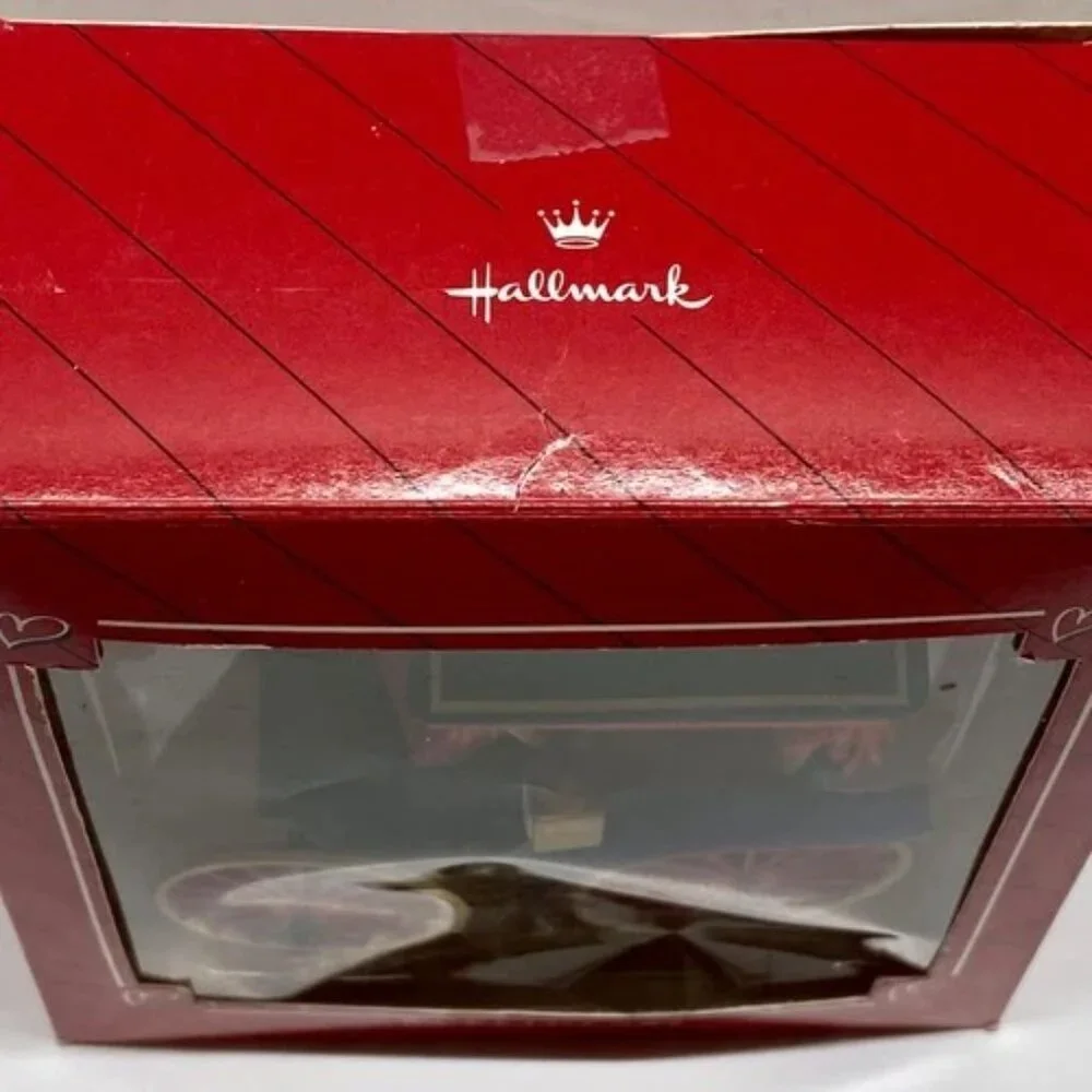 Hallmark sweetheart carriage